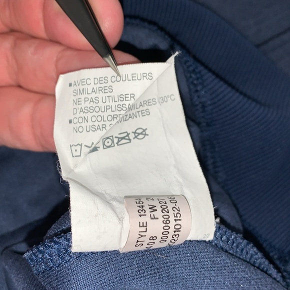 Under Armour Size XL Quarter Zip Navy Blue Sweater. Excellent condition - Picture 9 of 16